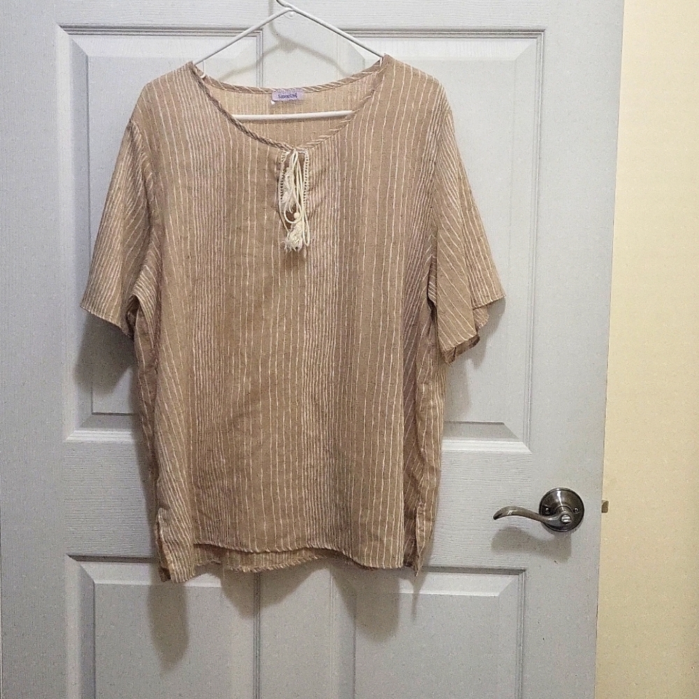 Essentials 3x tan and white top